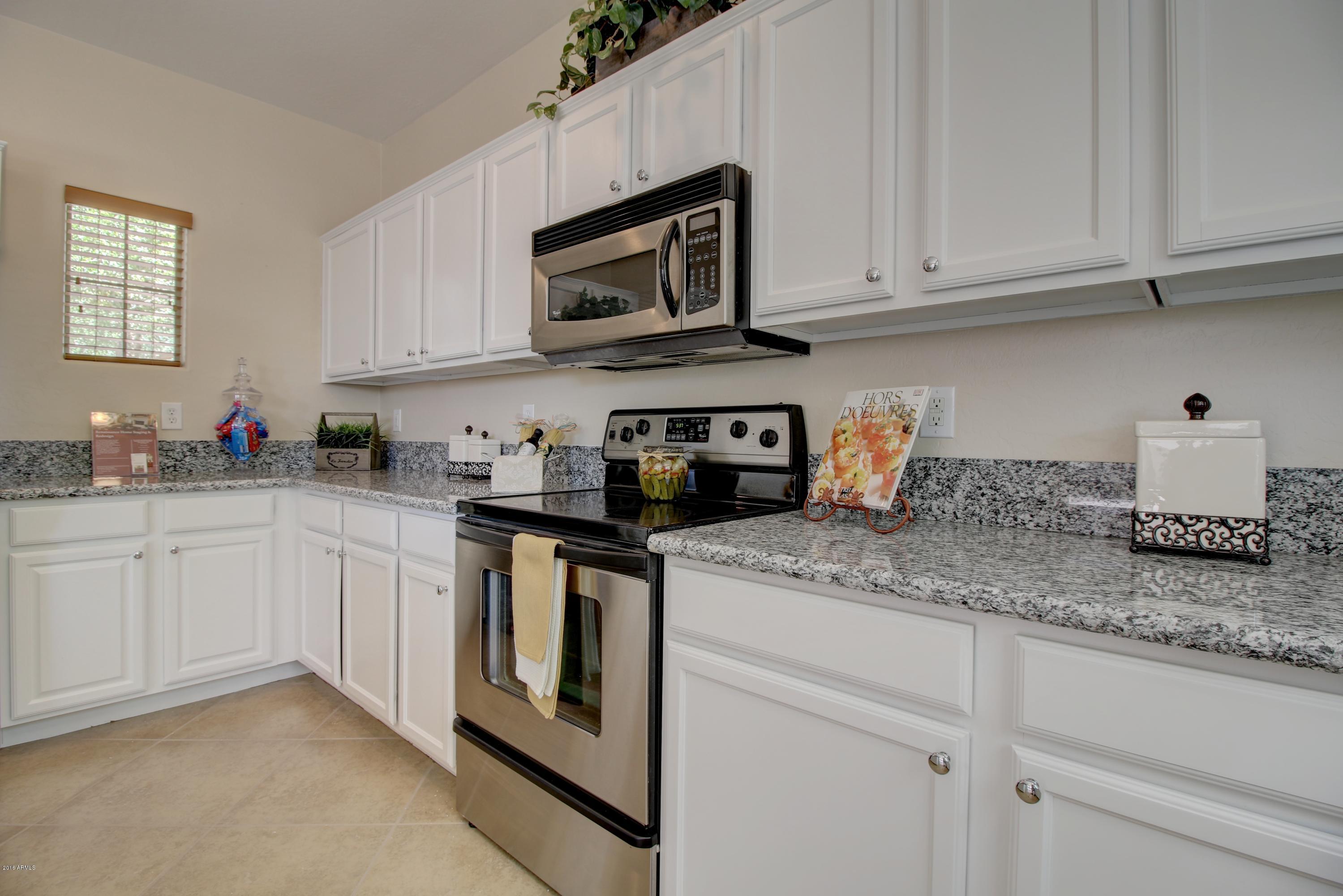 15375 West Pershing Street Surprise, AZ 85379 - Photo 4 of 40 IMG_1637_38_39_40_41
