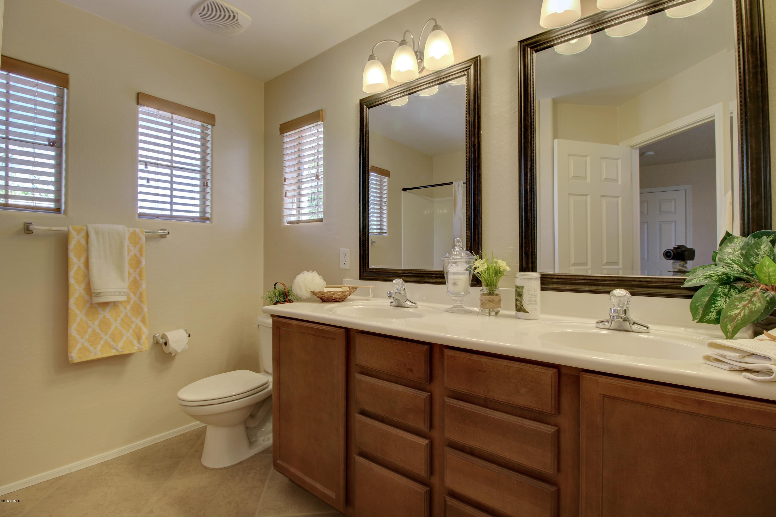 15375 West Pershing Street Surprise, AZ 85379 - Photo 10 of 40 IMG_1817_18_19_20_21