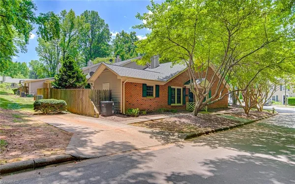 $1,900 | 4639 Lawndale Drive, Greensboro, NC 27455