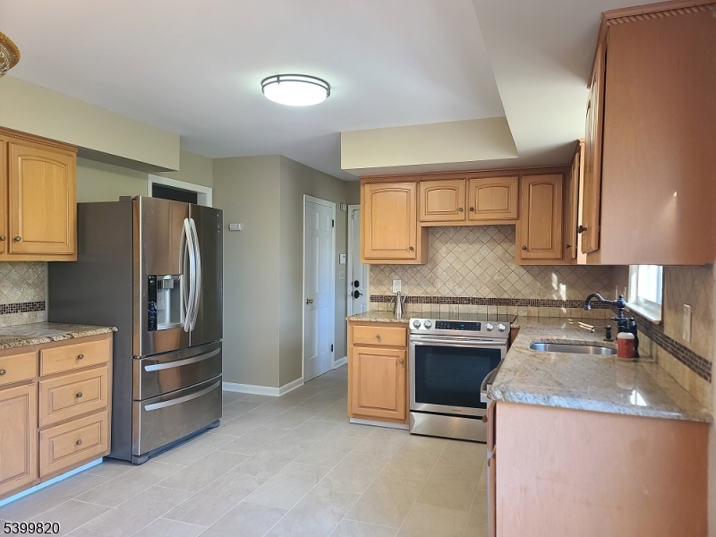 332 Rolling Knolls Way Bridgewater, NJ 08807 - Photo 3 of 49