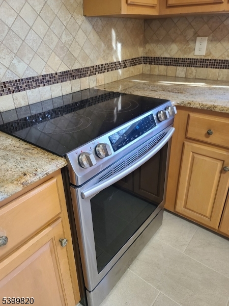 332 Rolling Knolls Way Bridgewater, NJ 08807 - Photo 8 of 49