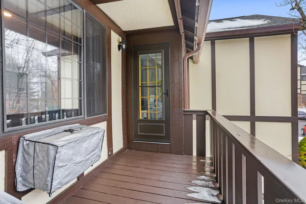 $649,000 | 64 Foxwood Drive, Unit 8, Pleasantville, NY 10570
