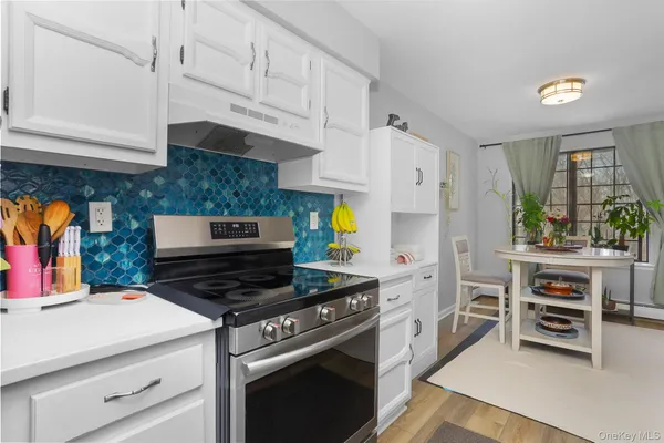 $649,000 | 64 Foxwood Drive, Unit 8, Pleasantville, NY 10570