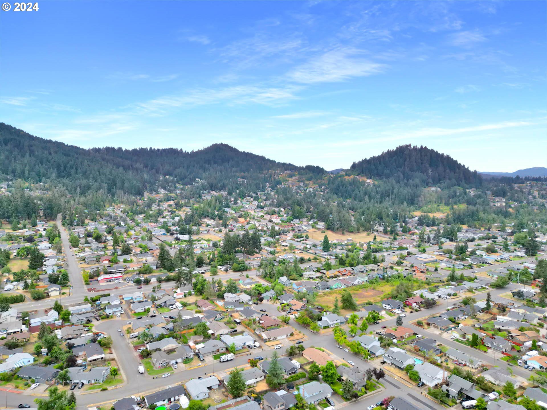 7136 B Street Springfield, OR 97478 - Photo 46 of 46 a view of a city