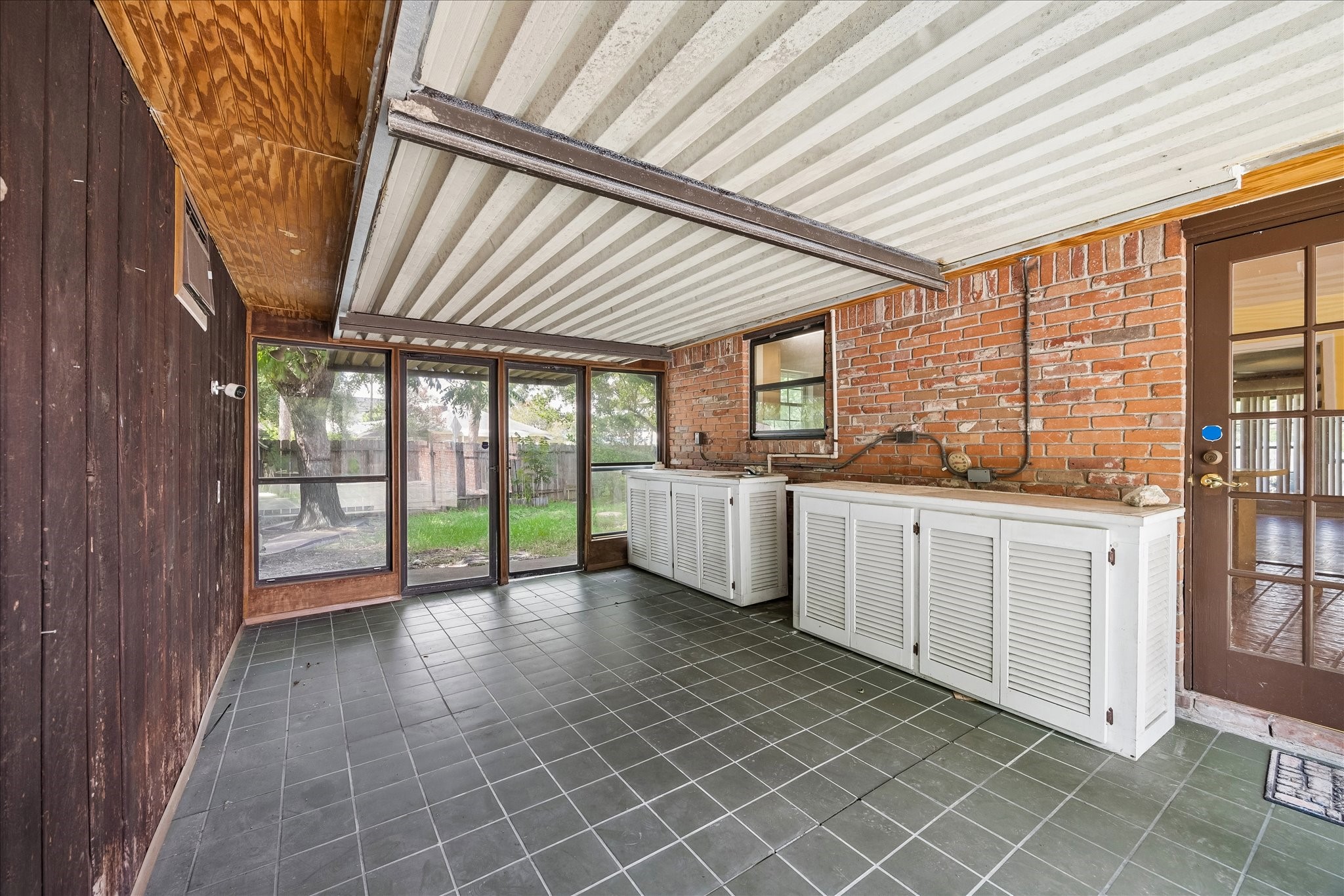3314 Tanglewilde Street Houston, TX 77063 - Photo 21 of 23 Covered walk way from garage