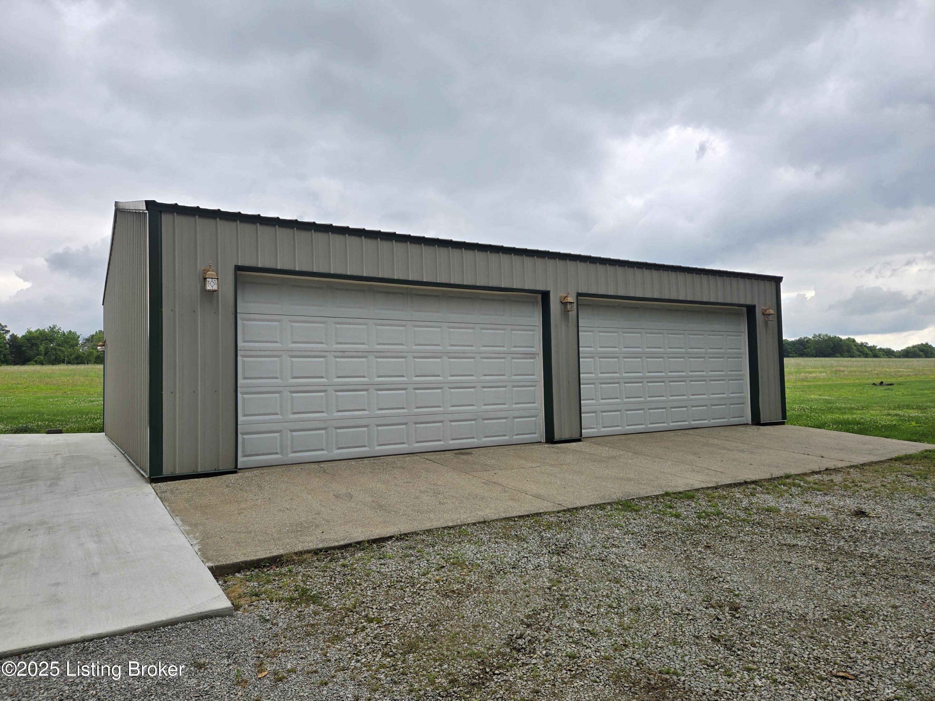 2131 Ridge Road Shepherdsville, KY 40165 - Photo 25 of 51 20250608_103445