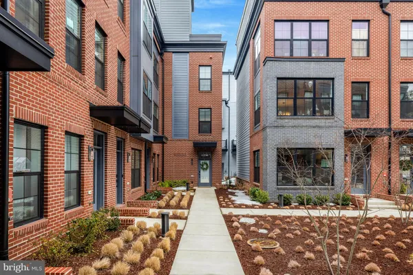 $1,350,000 | 11236 Faraday Park Drive, Reston, VA 20190