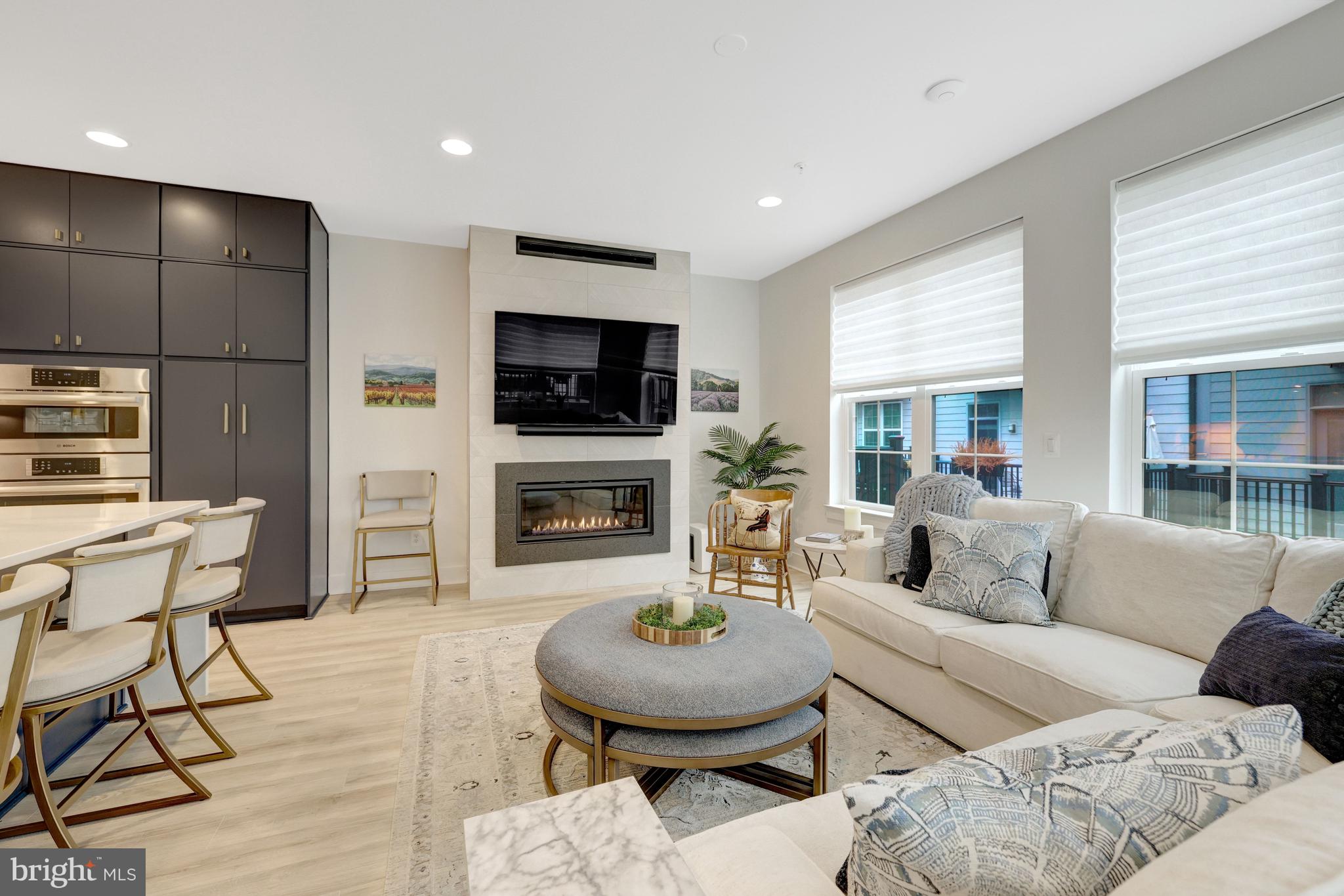 11236 Faraday Park Drive Reston, VA 20190 - Photo 21 of 74 Custom Hunter Douglas blinds throughout.