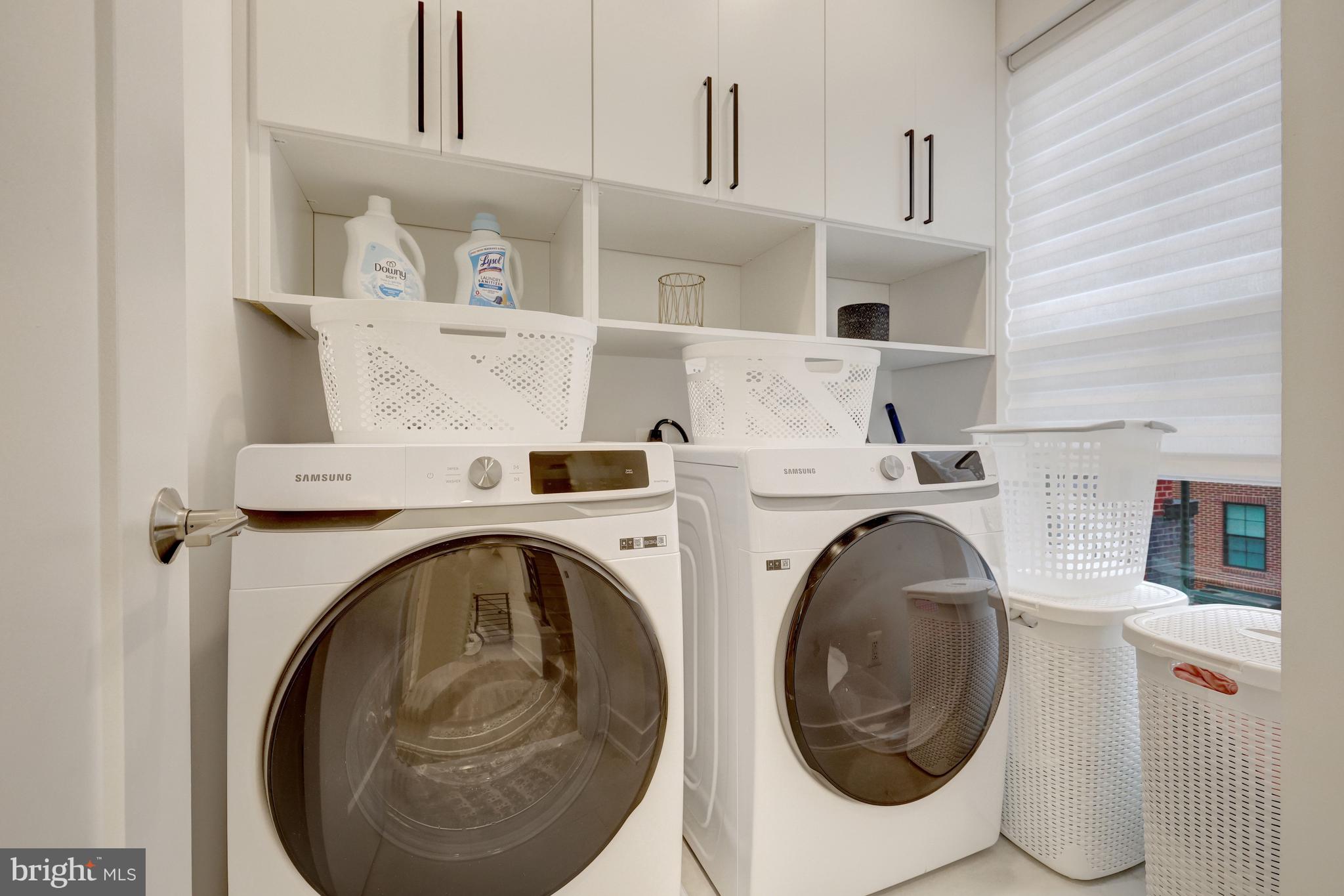 11236 Faraday Park Drive Reston, VA 20190 - Photo 41 of 74 Laundry Room w/cabinets & full-size washer/dryer.