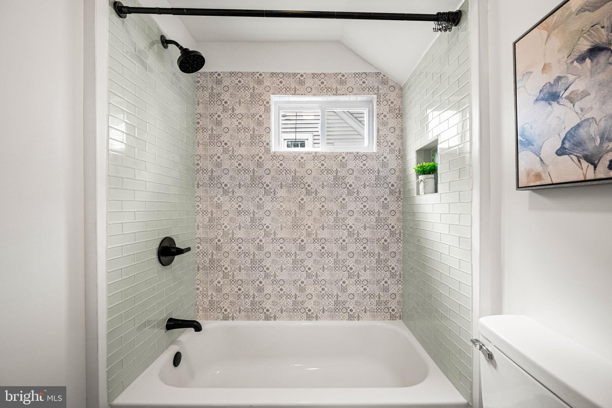 619 Brookhaven Road Wallingford, PA 19086 - Photo 22 of 31 Remodeled Full Bathroom