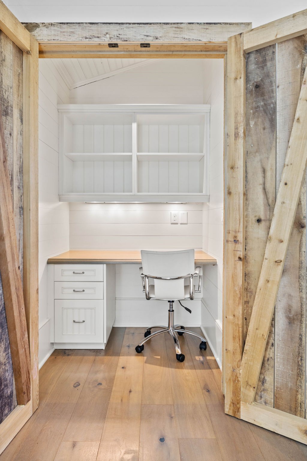 3385 Bailey Road Franklin, TN 37064 - Photo 29 of 56 a view of walk in closet with empty racks