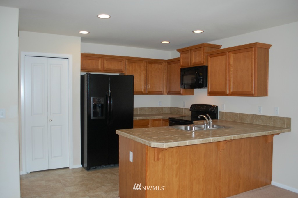 6635 Inlay Street Southeast Lacey, WA 98513 - Photo 2 of 15 Gallery Image 2