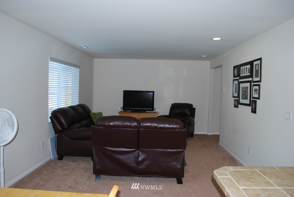 6635 Inlay Street Southeast Lacey, WA 98513 - Photo 4 of 15 Gallery Image 4