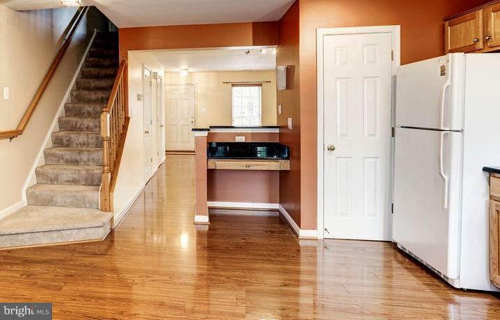 42804 Pilgrim Square Chantilly, VA 20152 - Photo 3 of 13 Kitchen