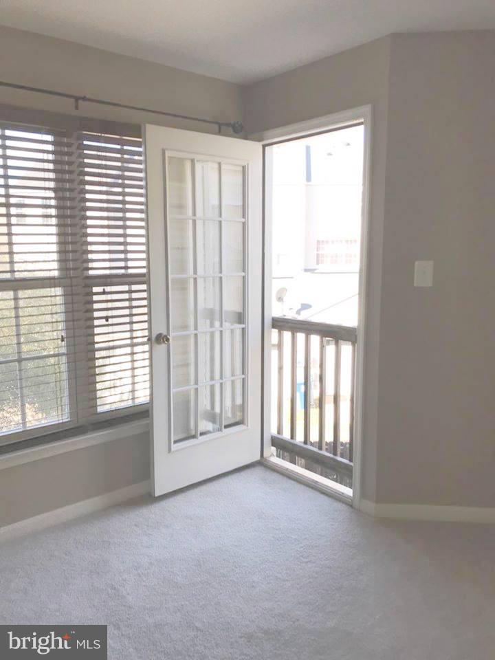 42804 Pilgrim Square Chantilly, VA 20152 - Photo 10 of 13 Interior (General)