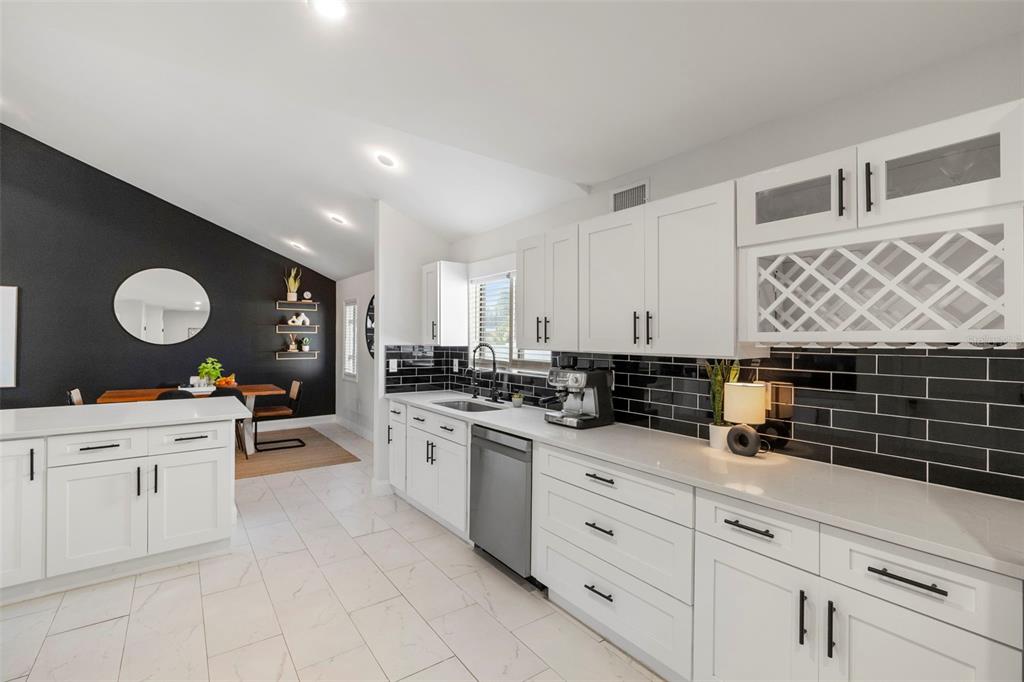 1008 Michigan Boulevard Dunedin, FL 34698 - Photo 9 of 49