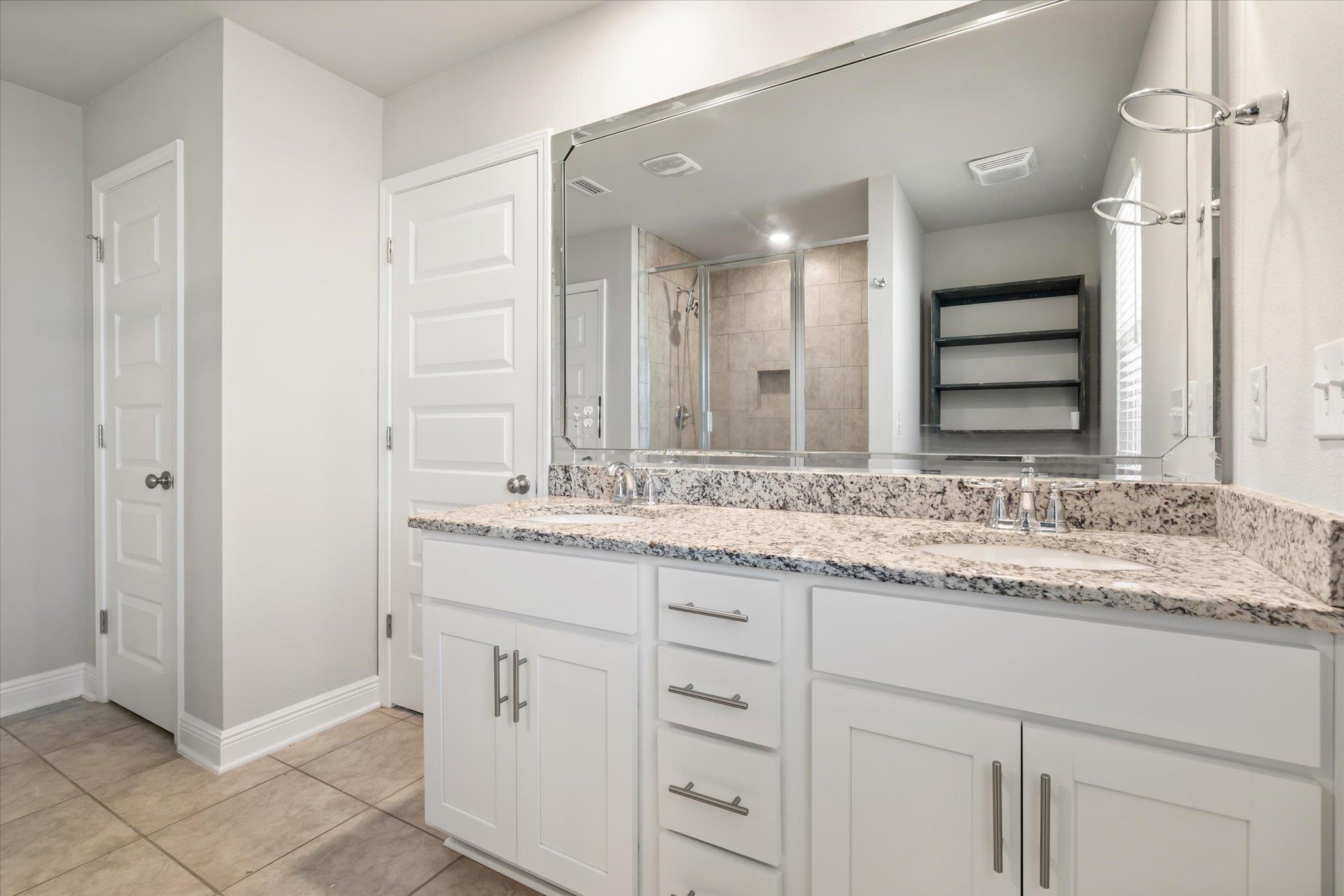 23928 Cottage Loop Orange Beach, AL 36561 - Photo 14 of 24 Bathroom