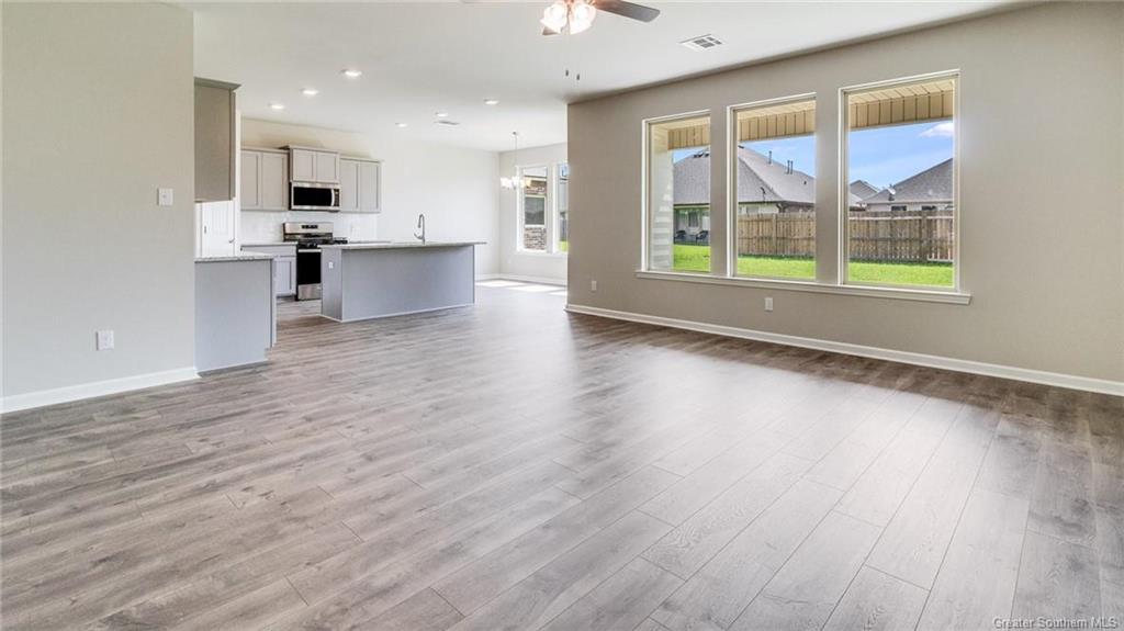 4656 West Rdg Road Lake Charles, LA 70607 - Photo 2 of 16