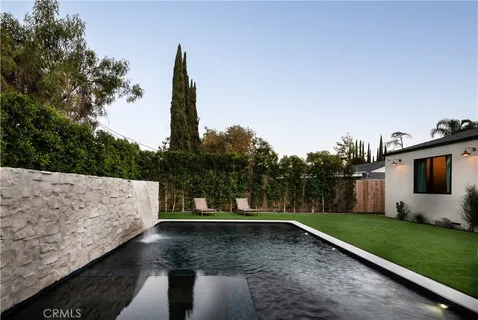 $3,185,000 | 15719 West Hartsook Street, Encino, CA 91436