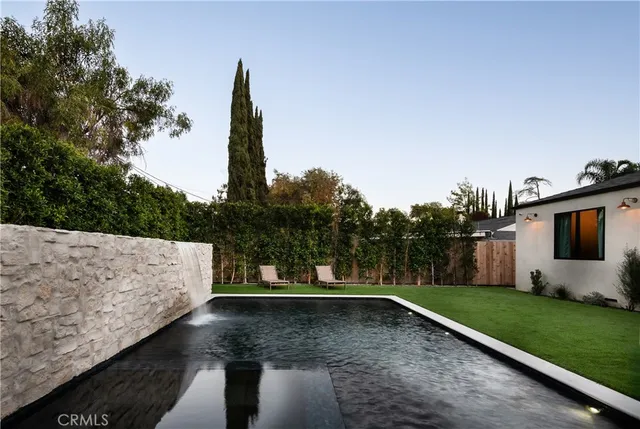 $3,185,000 | 15719 West Hartsook Street, Encino, CA 91436