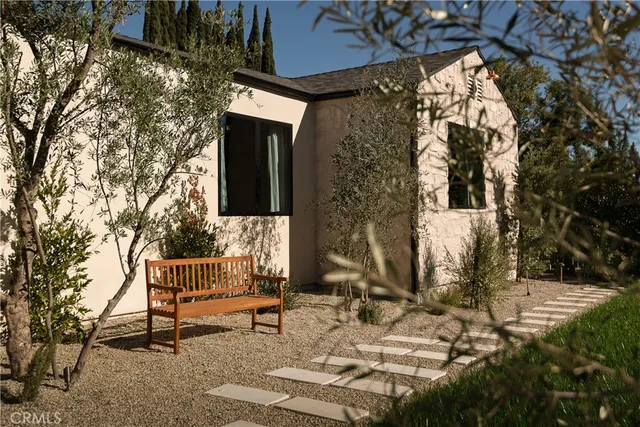 $3,185,000 | 15719 West Hartsook Street, Encino, CA 91436