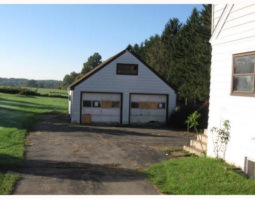 136 Township Line Road Butler, PA 16002 - Photo 4 of 13 Parking Lot/Garage.