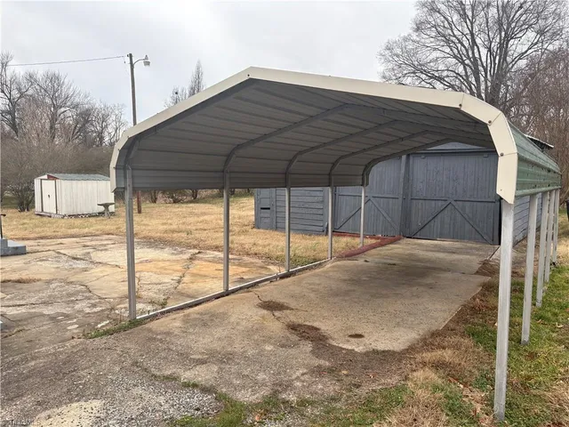 $1,249 | 4037 Hilda Street Northeast, Winston-Salem, NC 27101