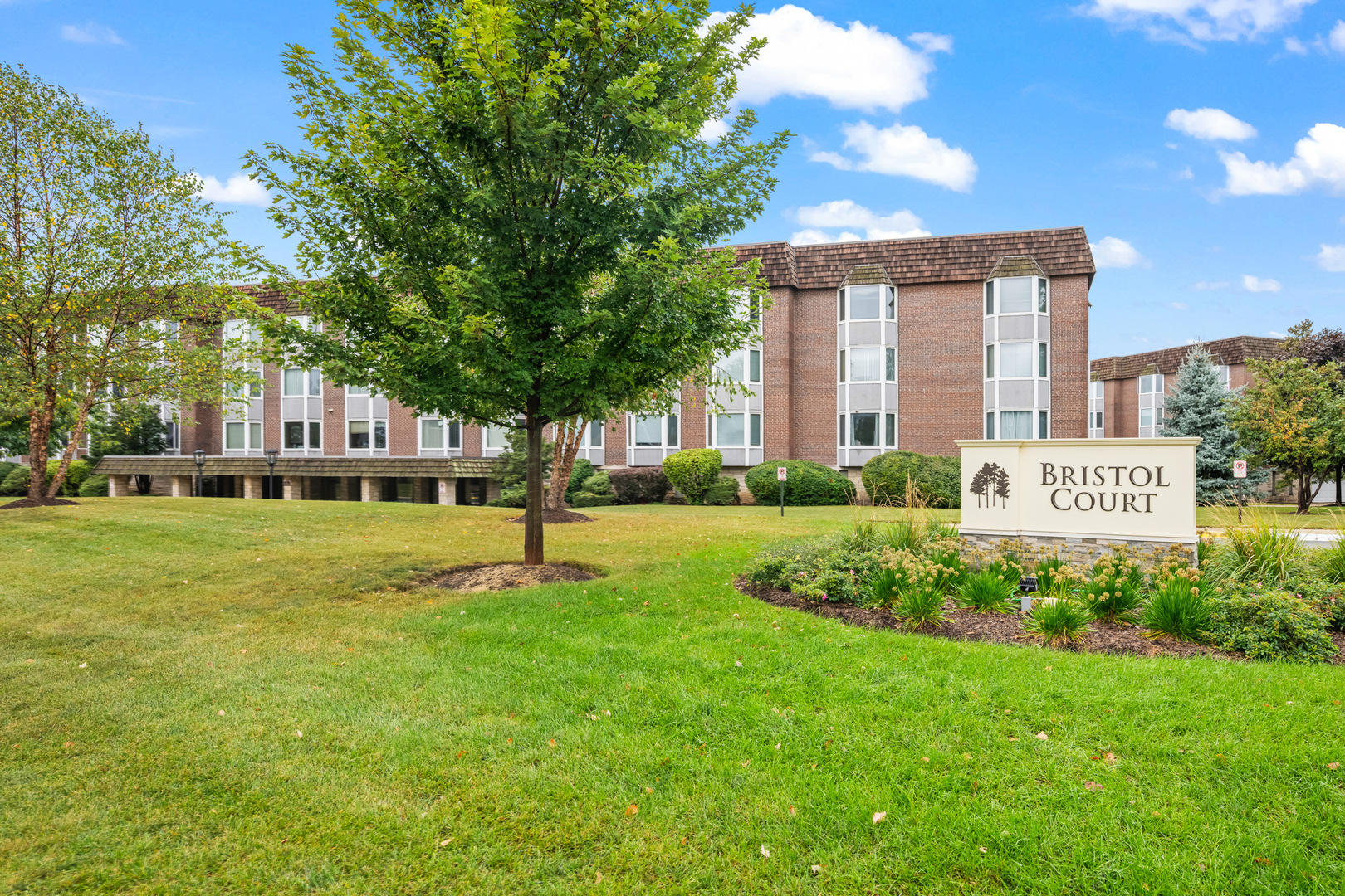 2300 Windsor Mall, Unit 1F Park Ridge, IL 60068 - Photo 6 of 7