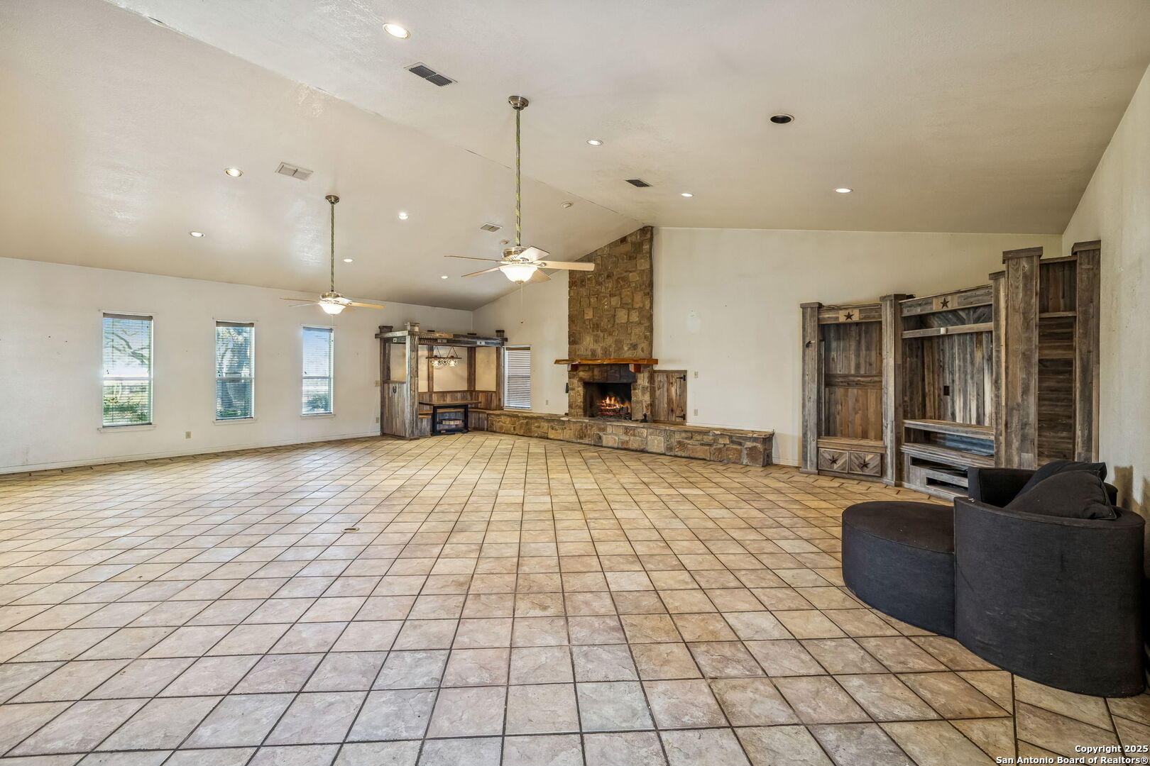 5242 Sherri Ann Road San Antonio, TX 78233 - Photo 14 of 53