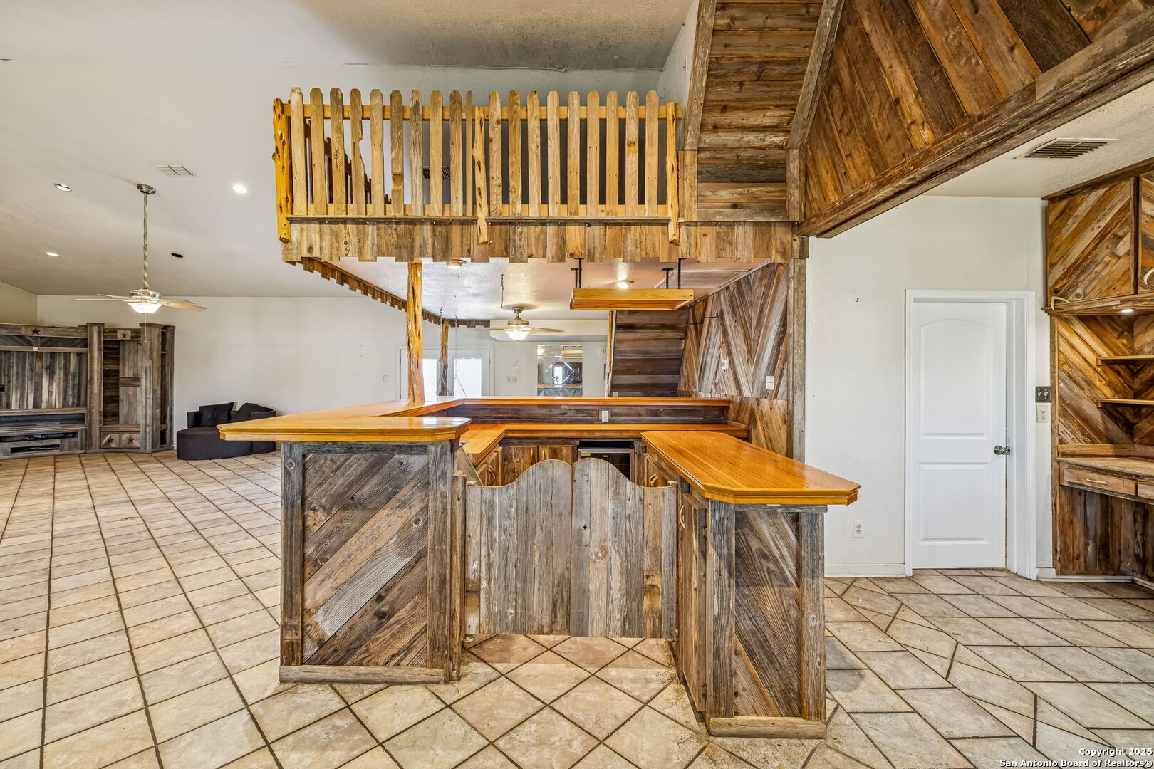 5242 Sherri Ann Road San Antonio, TX 78233 - Photo 10 of 53