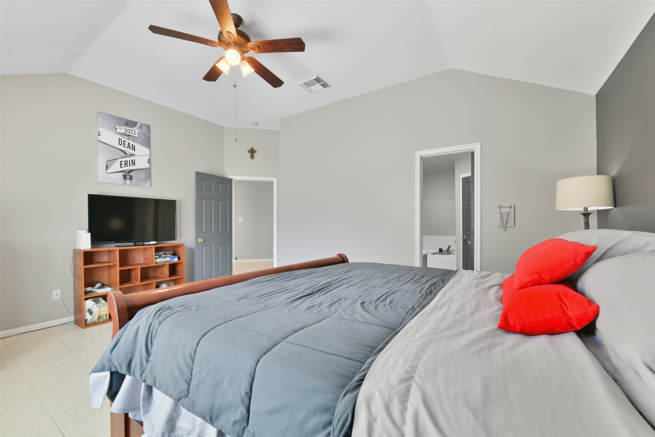 5114 Spring Oak Drive Pasadena, TX 77505 - Photo 15 of 25 a bedroom with a bed and a flat screen tv