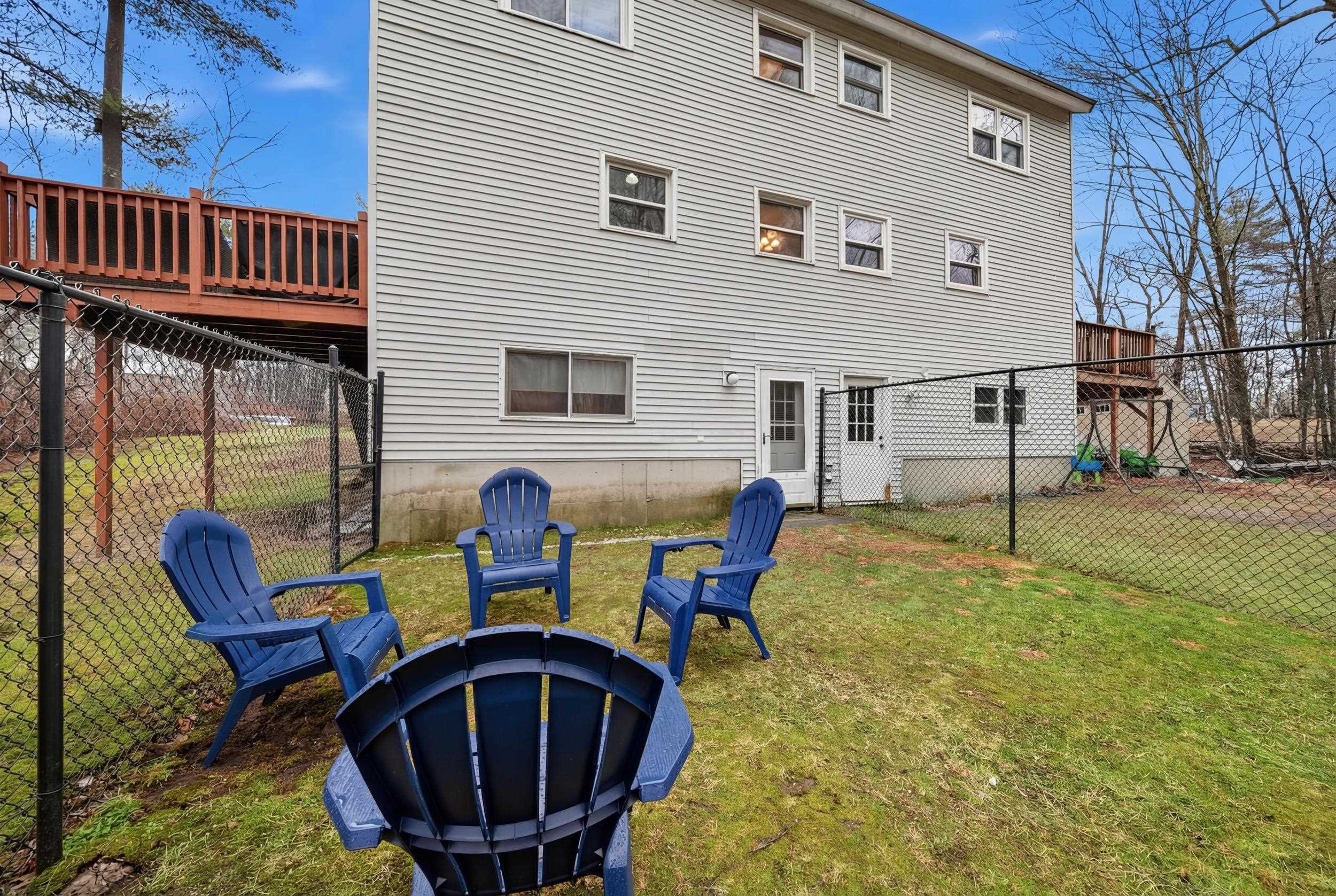 8 Lincoln Drive, Unit B Hooksett, NH 03106 - Photo 27 of 33