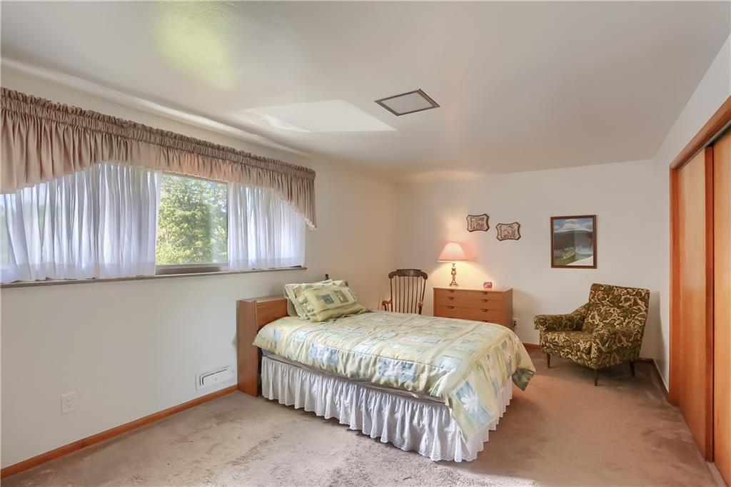 949 Hulton Road Verona, PA 15147 - Photo 11 of 21 Gallery Image 11