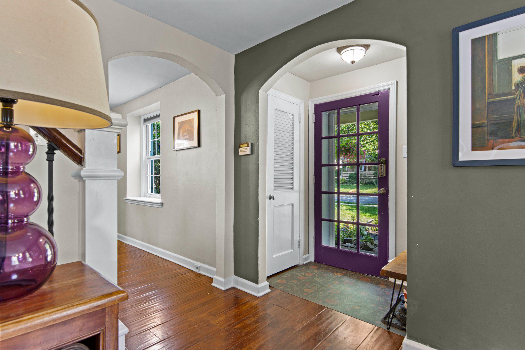 133 Sutton Road Ardmore, PA 19003 - Photo 2 of 33 Front entrance/foyer