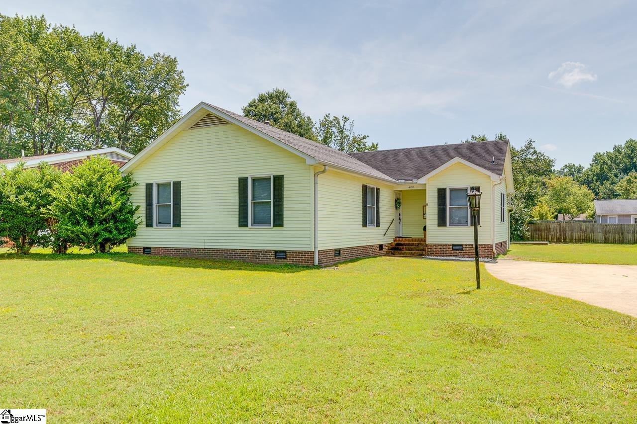 402 Mapleton Drive Greenville, SC 29607 - Photo 3 of 34