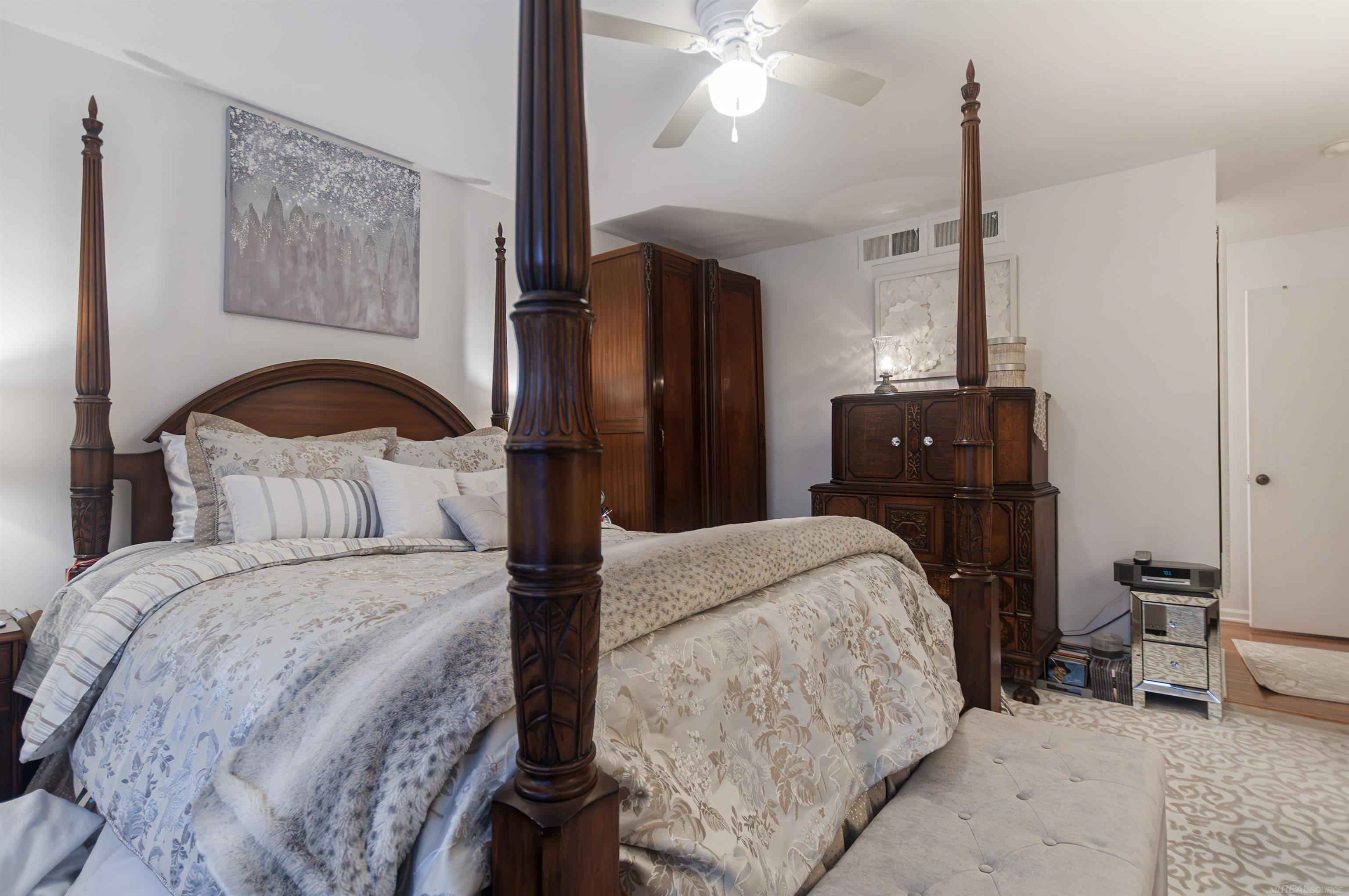 1750 Vernier Road, Unit 10 Grosse Pointe Woods, MI 48236 - Photo 29 of 34