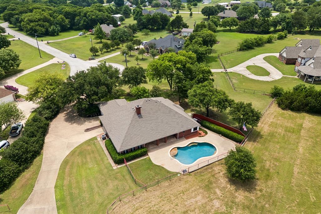 4210 Whitehead Road Midlothian, TX 76065 - Photo 2 of 27