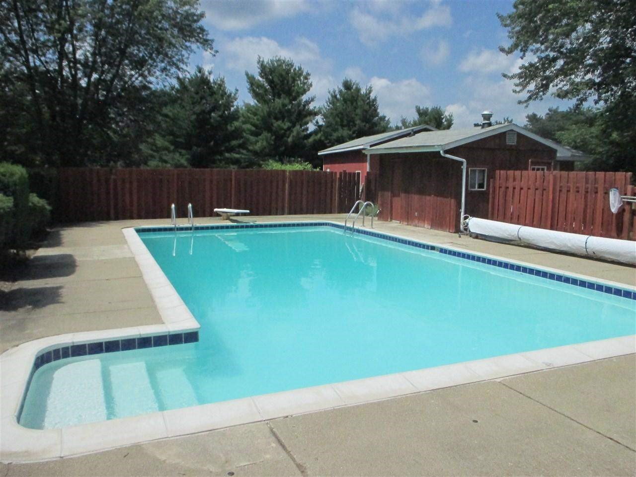8433 North McKinley Road Flushing, MI 48433 - Photo 8 of 22 21479664-7.JPG