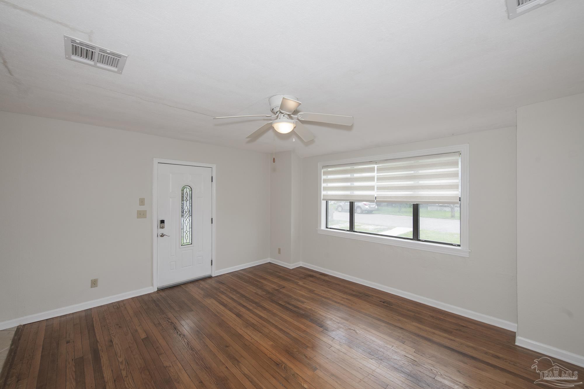 211 Berry Road Pensacola, FL 32507 - Photo 3 of 39