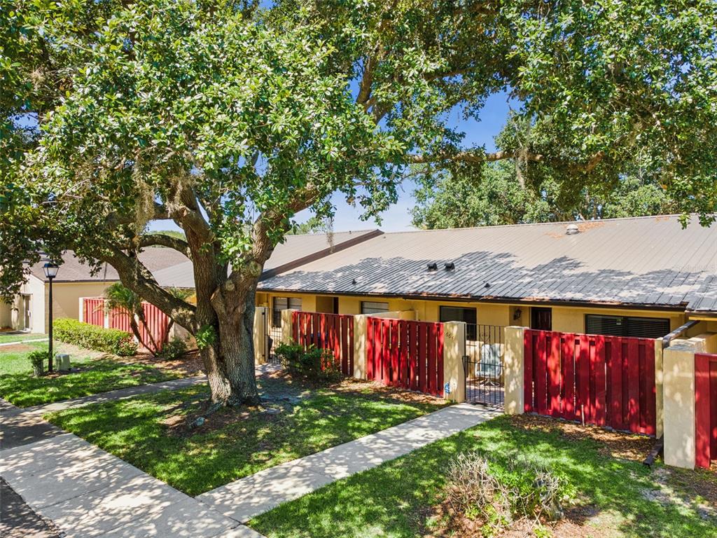 664 Clubhouse Road Winter Haven, FL 33884 - Photo 1 of 33