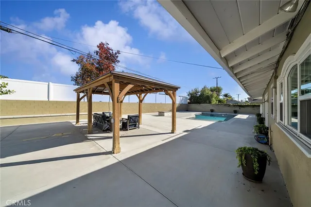 $1,125,000 | 112 South Hacienda Avenue, Glendora, CA 91741