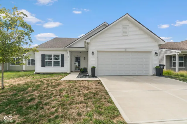 $285,000 | 2019 Red Oak Court, Shelbyville, IN 46176