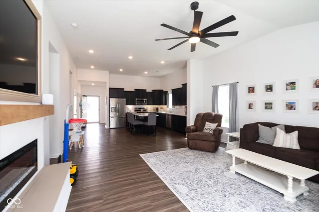 $285,000 | 2019 Red Oak Court, Shelbyville, IN 46176