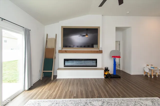 $285,000 | 2019 Red Oak Court, Shelbyville, IN 46176