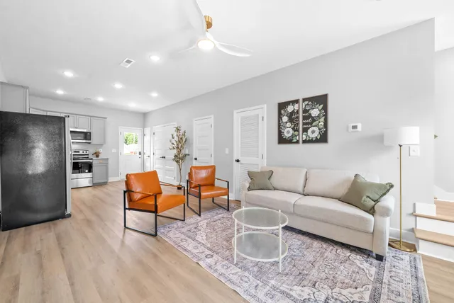 $1,600 | 1113 Crossland Avenue, Clarksville, TN 37040