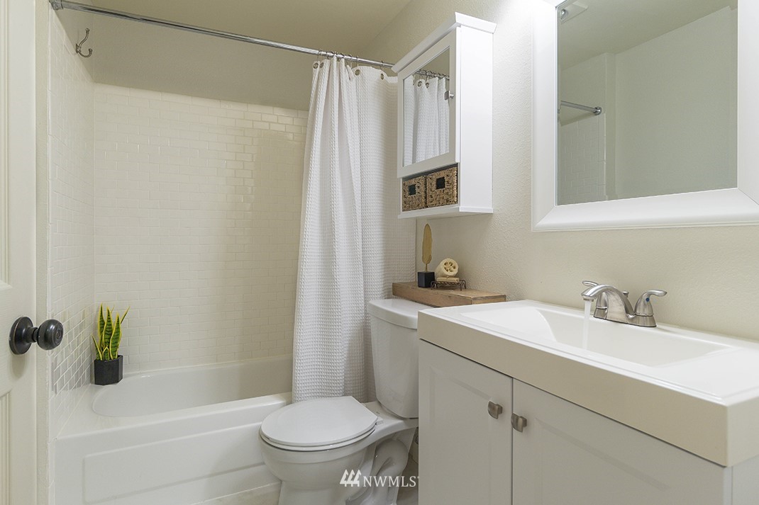 19404 Bothell Way Northeast, Unit B101 Bothell, WA 98011 - Photo 16 of 20