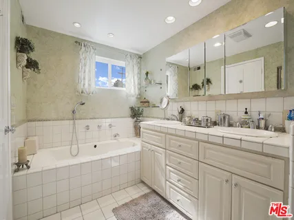 $2,399,000 | 13438 Valley Vista Boulevard, Sherman Oaks, CA 91423
