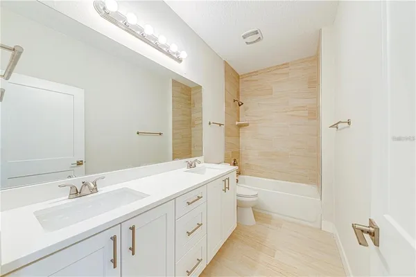 $2,400 | 257 North Pine Avenue, Oviedo, FL 32765