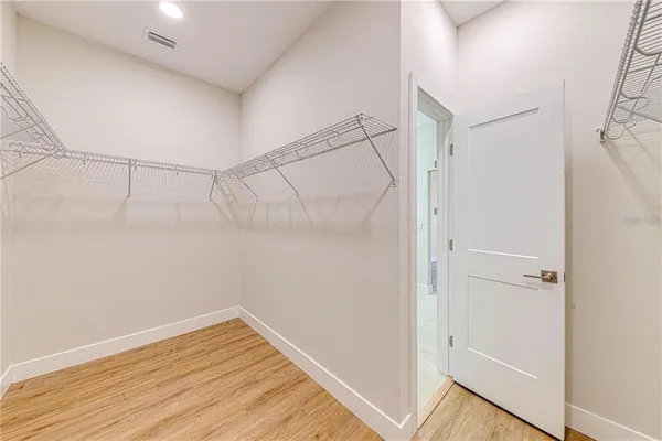 $2,400 | 257 North Pine Avenue, Oviedo, FL 32765