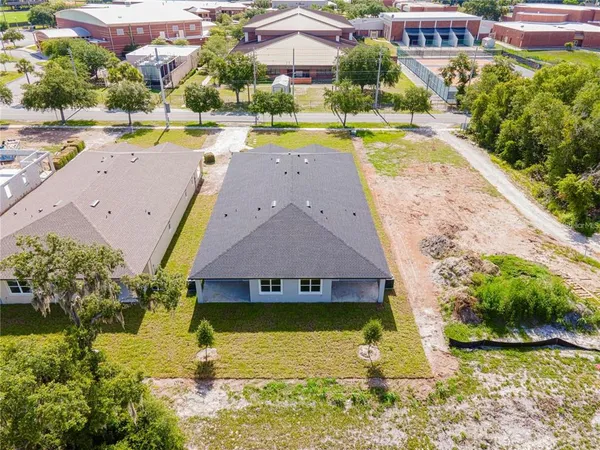 $2,400 | 257 North Pine Avenue, Oviedo, FL 32765